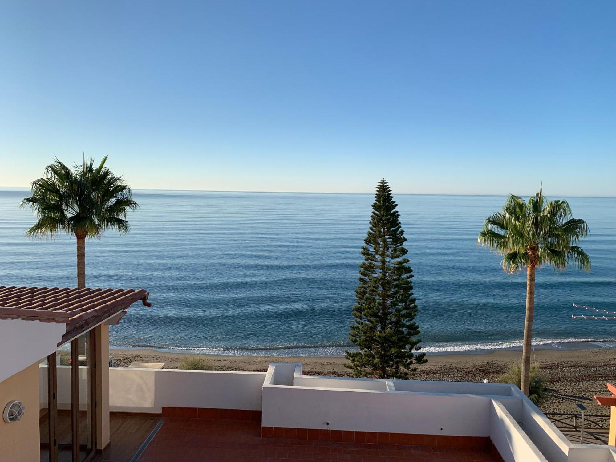 Penthouse On The Beachfront Estepona Exterior foto